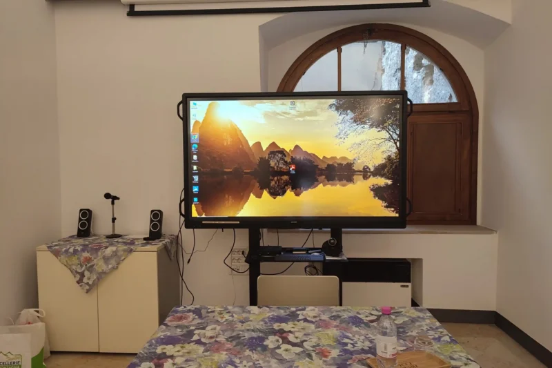 Sala Meeting con Big Pad touch screen, Hotel Accademia Trento centro storico