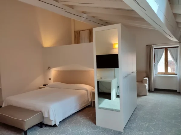 Ampia Suite di 50 m² nel centro storico di Trento, Hotel Accademia