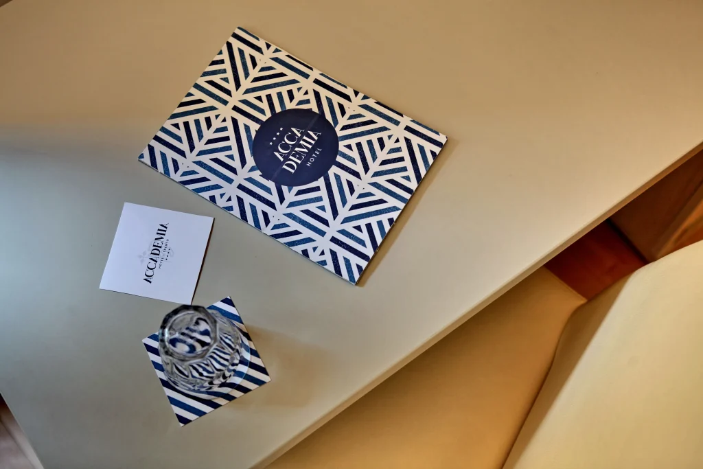 Cancelleria Hotel Accademia Trento, articoli da scrivania